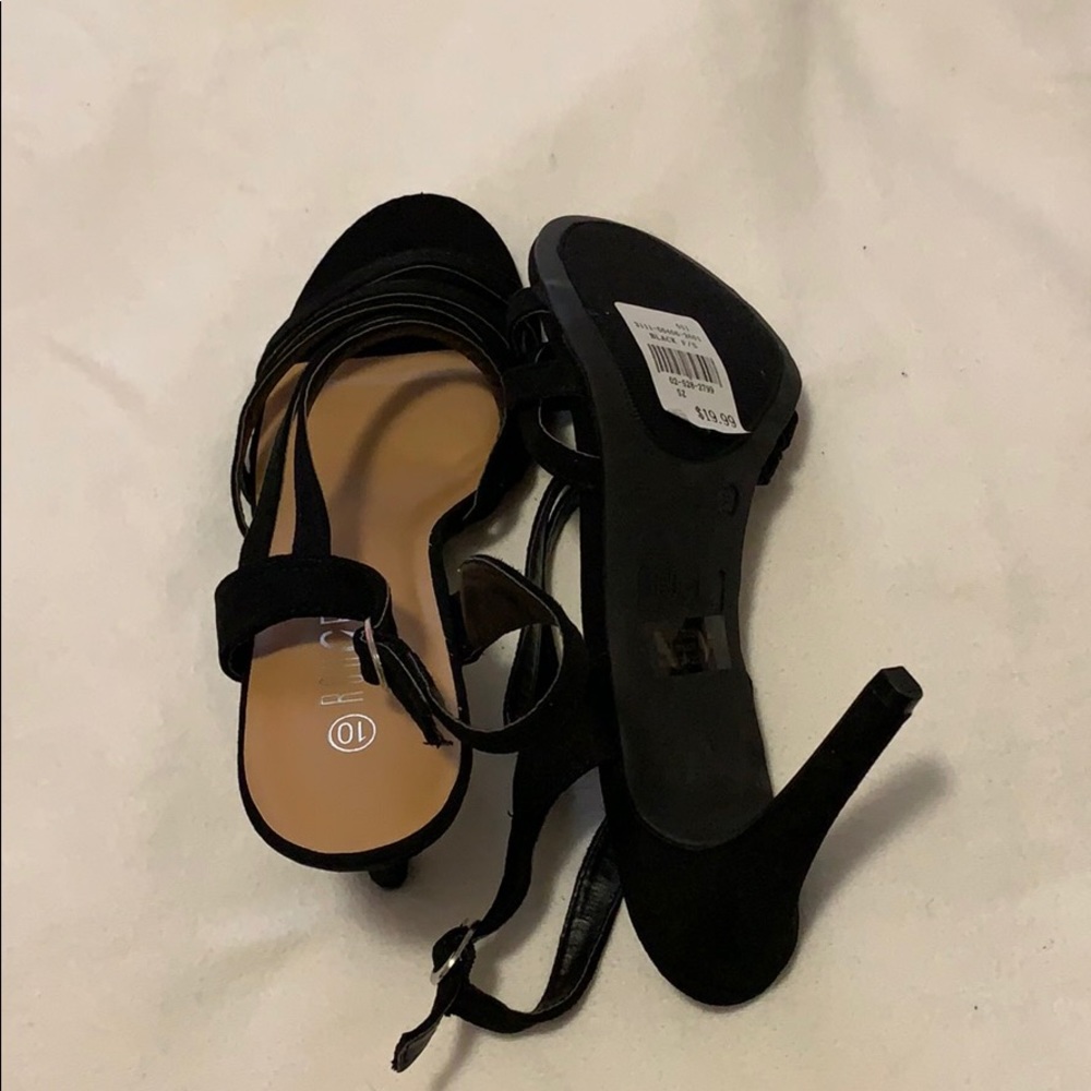 Shoes - Picture 3 of 4